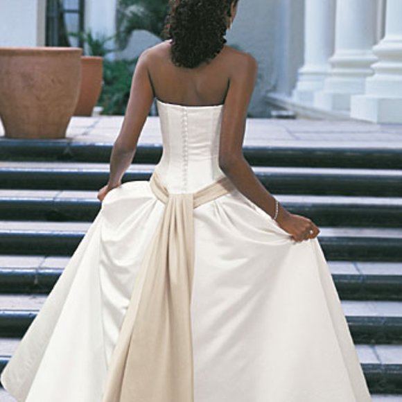 *NWT ALFRED ANGELO 1526 SIZE 8 W/ REMOVABLE SASH* - Picture 3 of 8